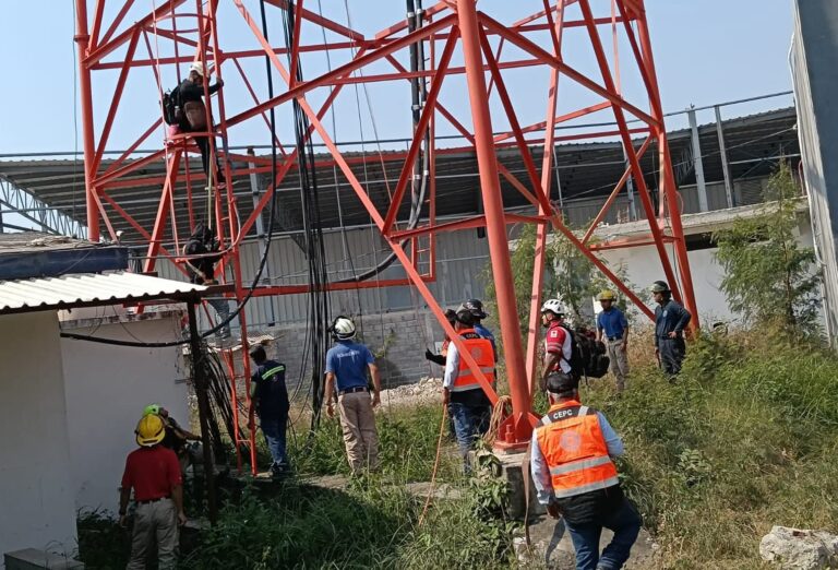 Joven intenta quitarse la vida
