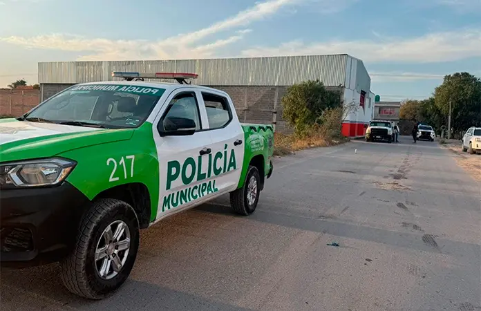 Balean a Policías