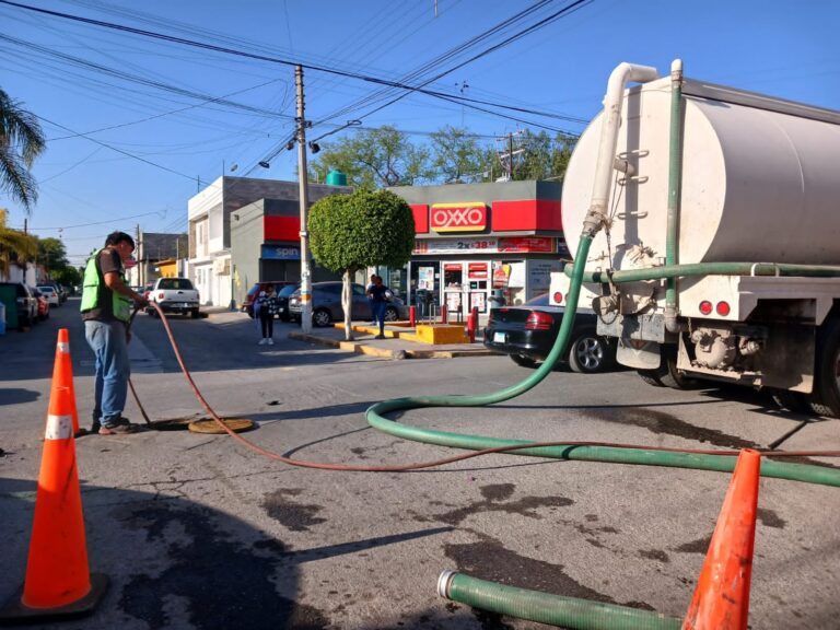 Ayuntamiento de Soledad realiza desazolve en diversas colonias