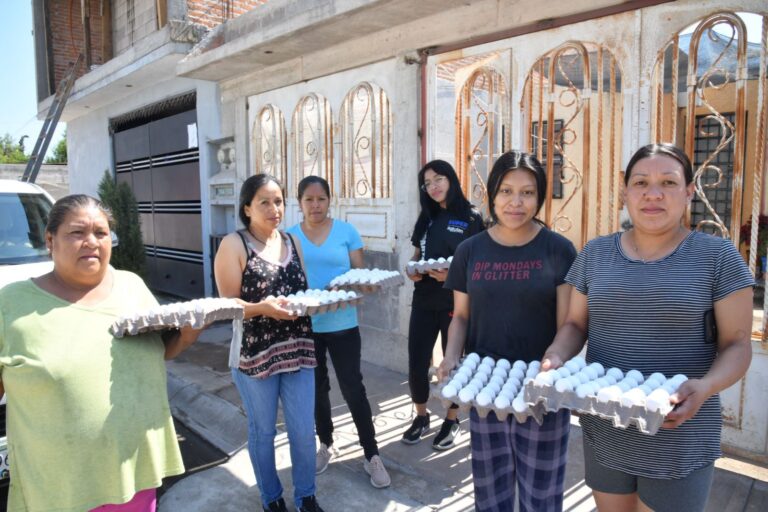 Entregan apoyos alimentarios en colonias de Soledad